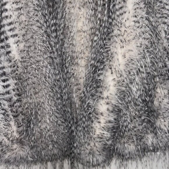 Designer Jason Wu Faux Fur Christmas Tree Skirt 56" Black White Long Feather NEW - Picture 7 of 11